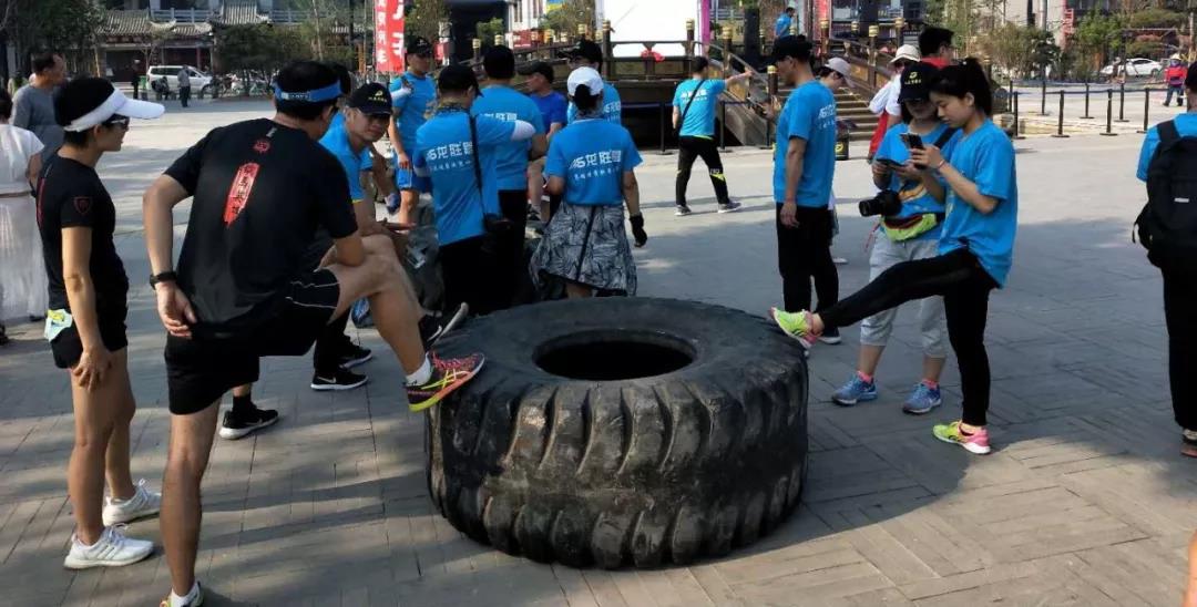 龍勝管開封運營中心贊助2019年第三屆中國大梁人魚跑者爭霸賽