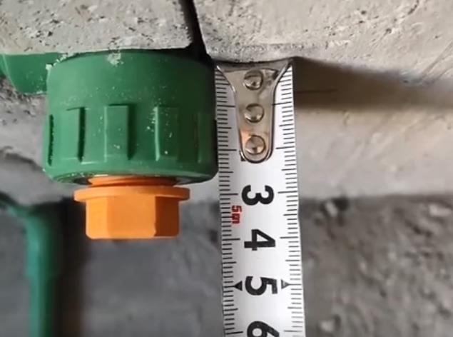 預埋水管接頭露出瓷磚多高？老師傅一個方法就全解決了！